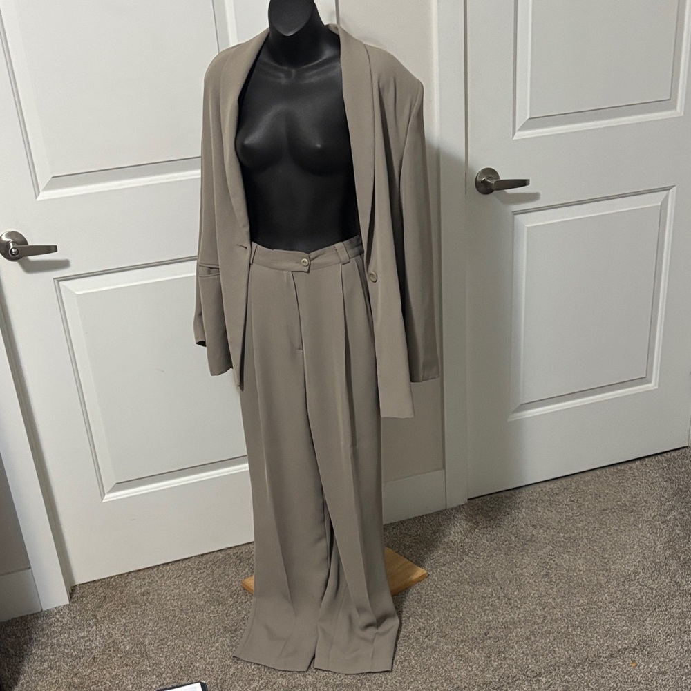 2 Piece Suit Set Taupe w Oversized Blazer